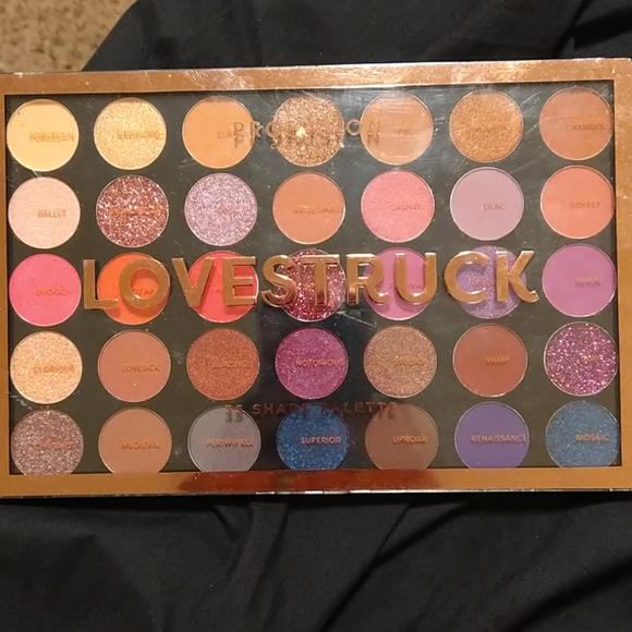 35 shade palette - Picture 1 of 1